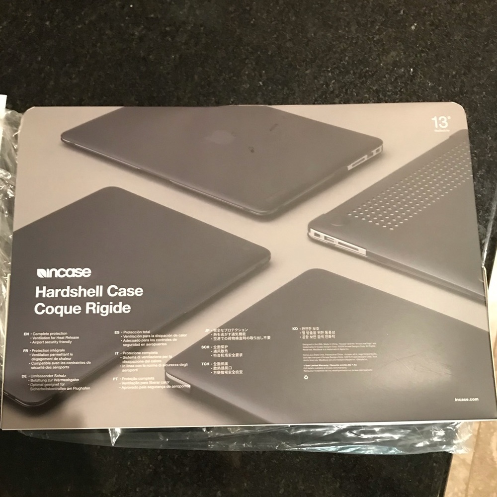 13” Black Apple MacBook Air Hardshell Case